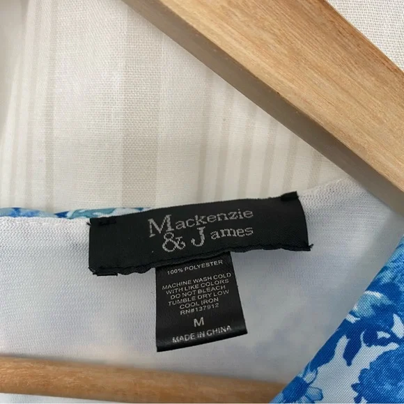 NWOT 🎉 Mackenzie & James blue floral dress with side midriff cutouts! - Picture 2 of 7